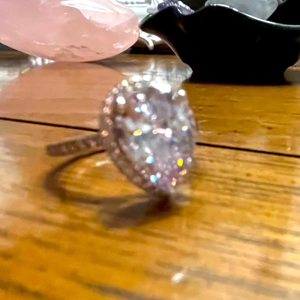 Pandora Sparkling Teardrop Halo Ring. Sterling Silver. Size 8.